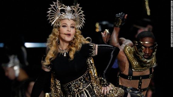 Madonna bersumpah untuk bernyanyi di Eurovision, meskipun ada seruan untuk boikot