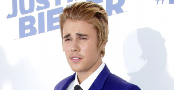Justin Bieber dikritik karena memuji ‘legendaris’ Chris Brown